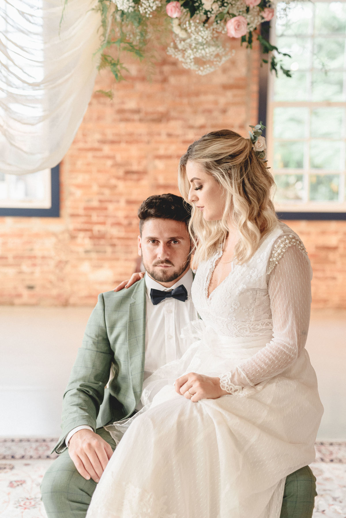 editorial-de-casamento-casarao-calixto-rama-wedding-estudio-reversa-casamento-de-dia-na-praia-sao-francisco-do-sul-expressiva-black-monica-linz-noivas-patricia-freitas-doce-encanto-confeitaria-ld-filmes-wedding-lovers-inspiracao-casamento