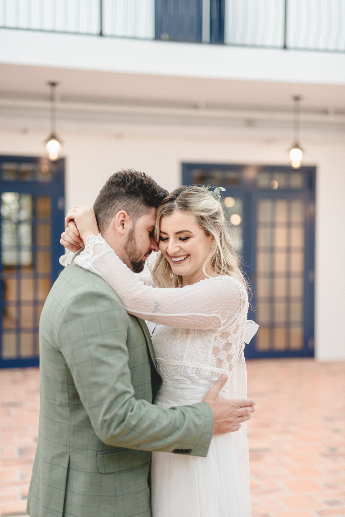 editorial-de-casamento-casarao-calixto-rama-wedding-estudio-reversa-casamento-de-dia-na-praia-sao-francisco-do-sul-expressiva-black-monica-linz-noivas-patricia-freitas-doce-encanto-confeitaria-ld-filmes-wedding-lovers-inspiracao-casamento