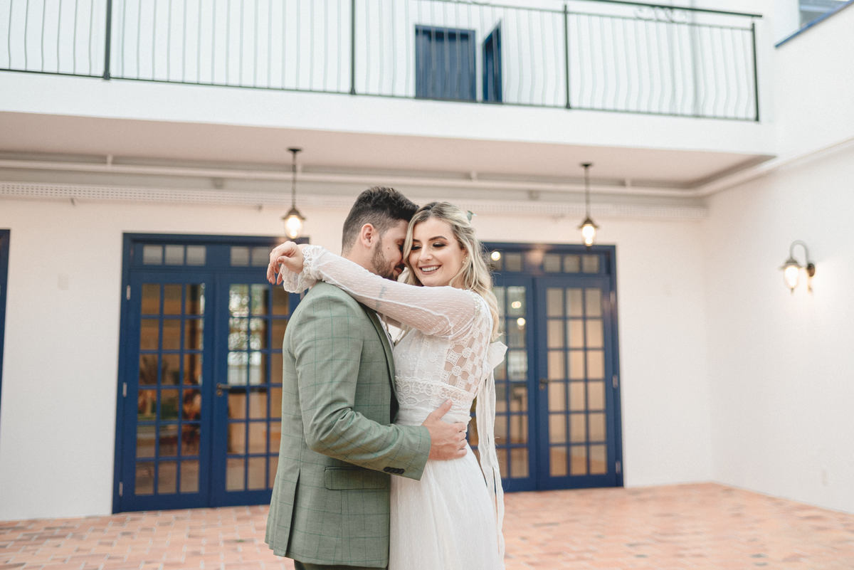 editorial-de-casamento-casarao-calixto-rama-wedding-estudio-reversa-casamento-de-dia-na-praia-sao-francisco-do-sul-expressiva-black-monica-linz-noivas-patricia-freitas-doce-encanto-confeitaria-ld-filmes-wedding-lovers-inspiracao-casamento
