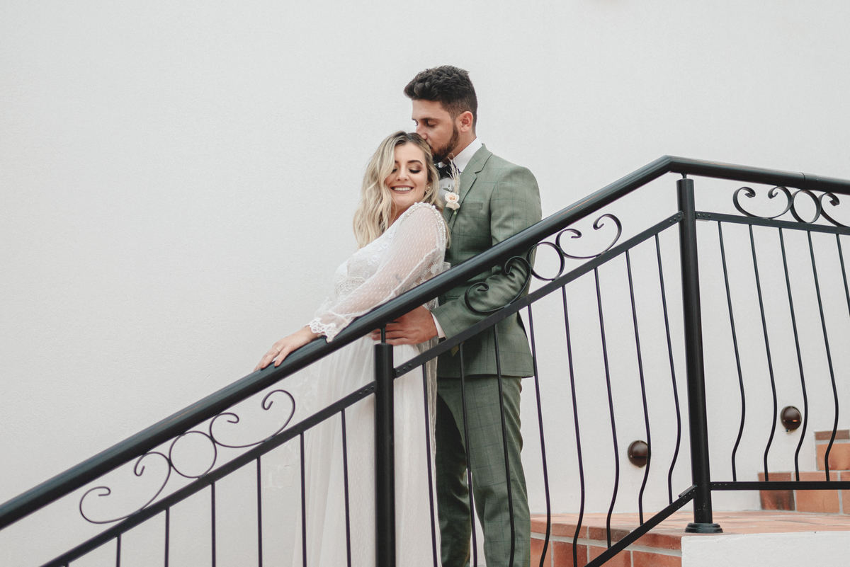 editorial-de-casamento-casarao-calixto-rama-wedding-estudio-reversa-casamento-de-dia-na-praia-sao-francisco-do-sul-expressiva-black-monica-linz-noivas-patricia-freitas-doce-encanto-confeitaria-ld-filmes-wedding-lovers-inspiracao-casamento