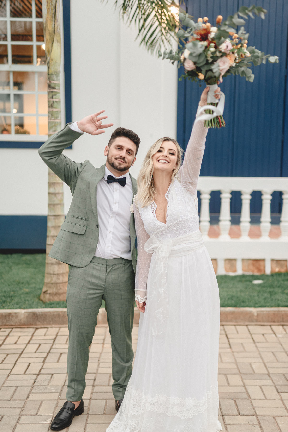 editorial-de-casamento-casarao-calixto-rama-wedding-estudio-reversa-casamento-de-dia-na-praia-sao-francisco-do-sul-expressiva-black-monica-linz-noivas-patricia-freitas-doce-encanto-confeitaria-ld-filmes-wedding-lovers-inspiracao-casamento