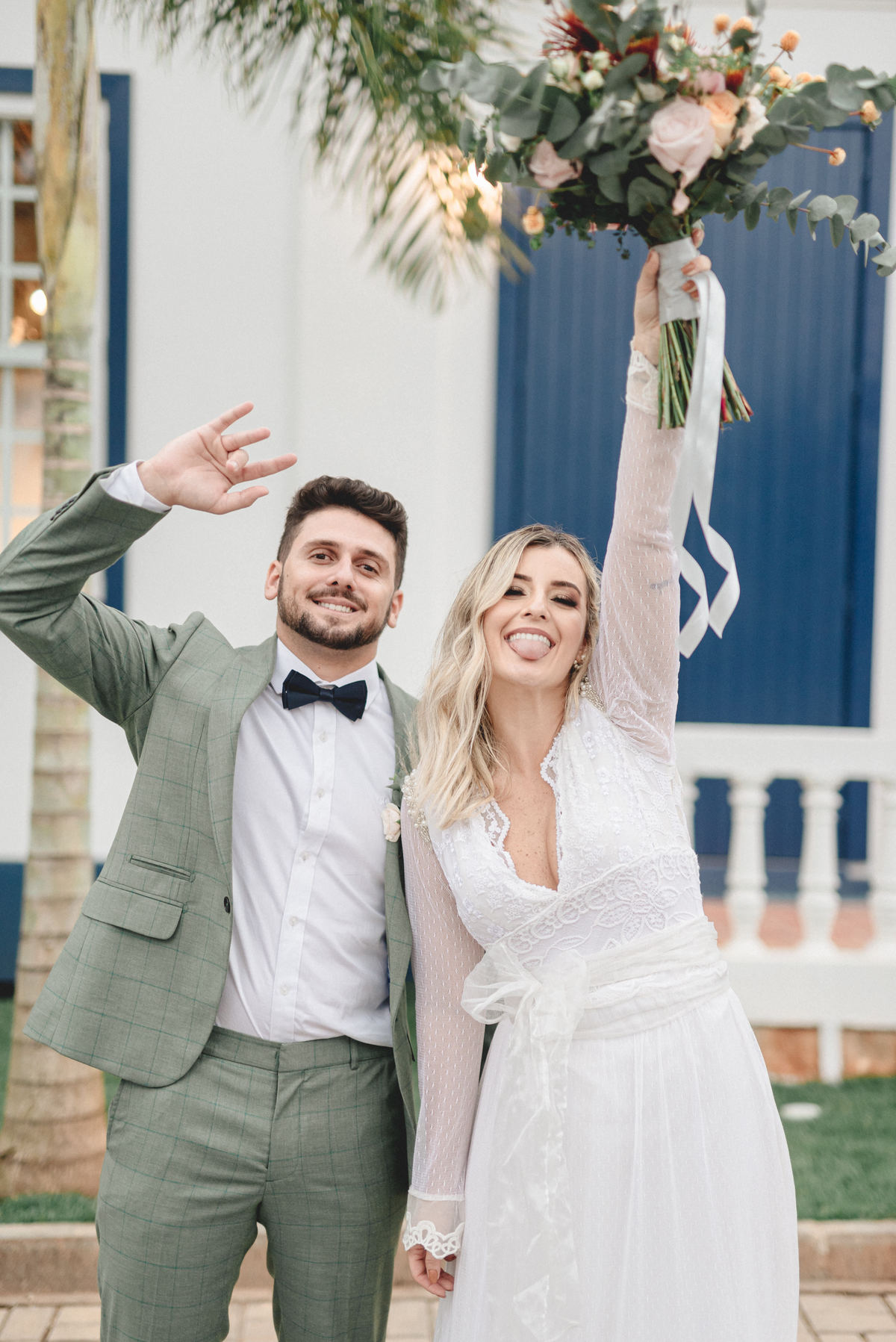 editorial-de-casamento-casarao-calixto-rama-wedding-estudio-reversa-casamento-de-dia-na-praia-sao-francisco-do-sul-expressiva-black-monica-linz-noivas-patricia-freitas-doce-encanto-confeitaria-ld-filmes-wedding-lovers-inspiracao-casamento