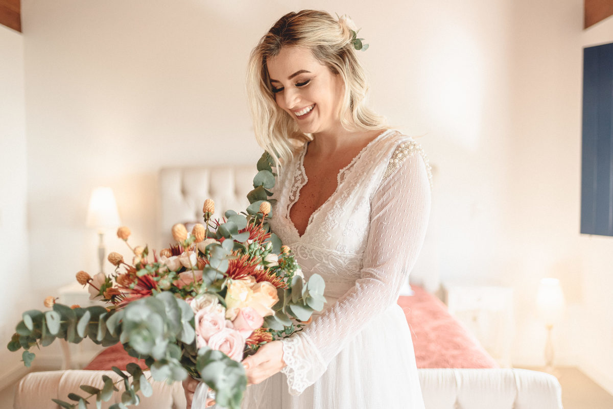 editorial-de-casamento-casarao-calixto-rama-wedding-estudio-reversa-casamento-de-dia-na-praia-sao-francisco-do-sul-expressiva-black-monica-linz-noivas-patricia-freitas-doce-encanto-confeitaria-ld-filmes-wedding-lovers-inspiracao-casamento