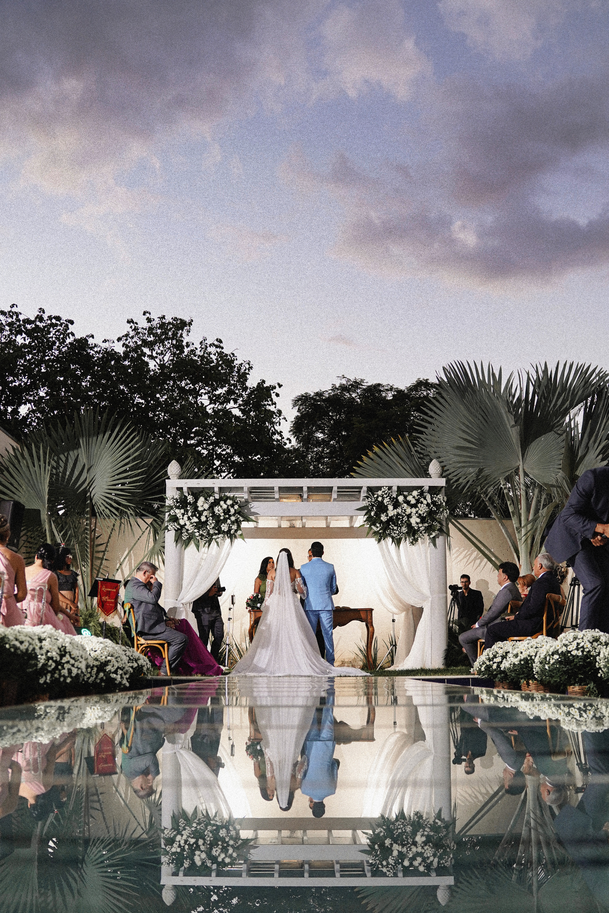 casamento-uberlandia-chacaras-panorama-por-do-sol-fotografia-fotografo-video-filme-casamento-vestido-noiva