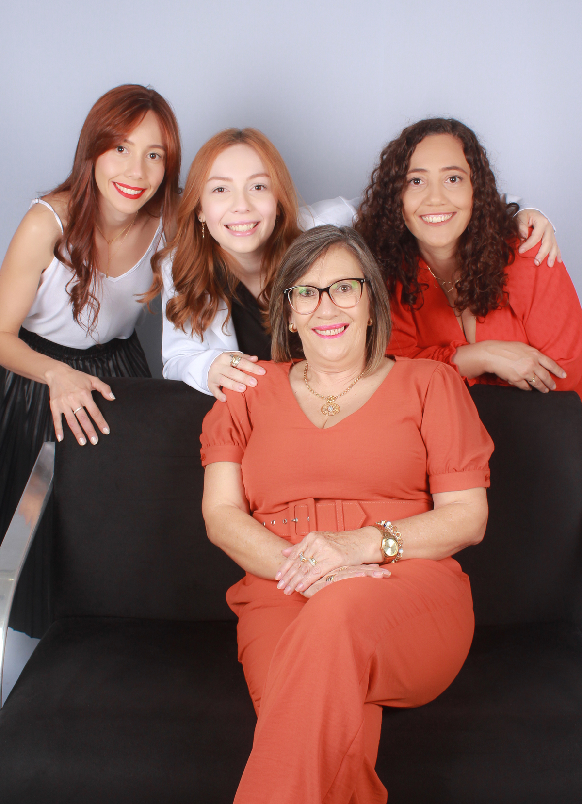 studio-estudio-foto-fotografia-book-formanda-medicina-formatura-jaleco-estecoscopio-familia