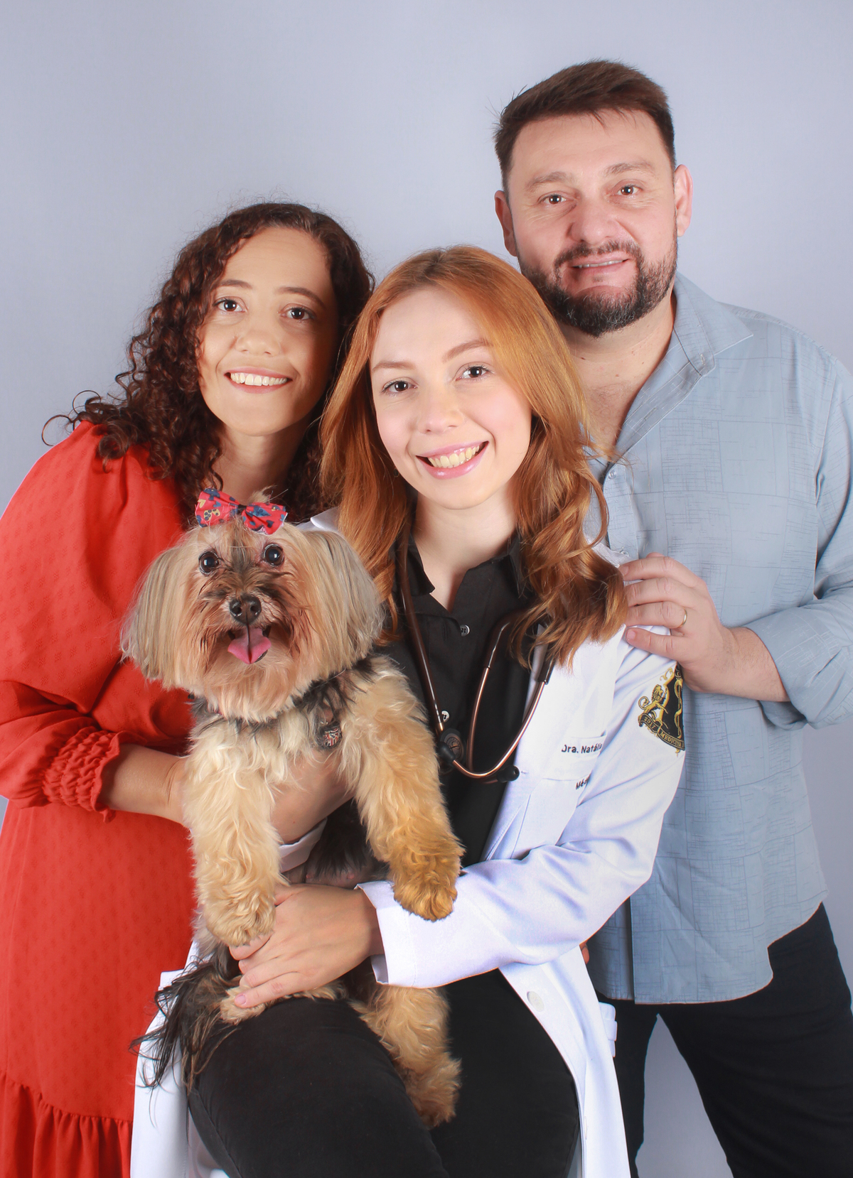 studio-estudio-foto-fotografia-book-formanda-medicina-formatura-jaleco-estecoscopio-familia