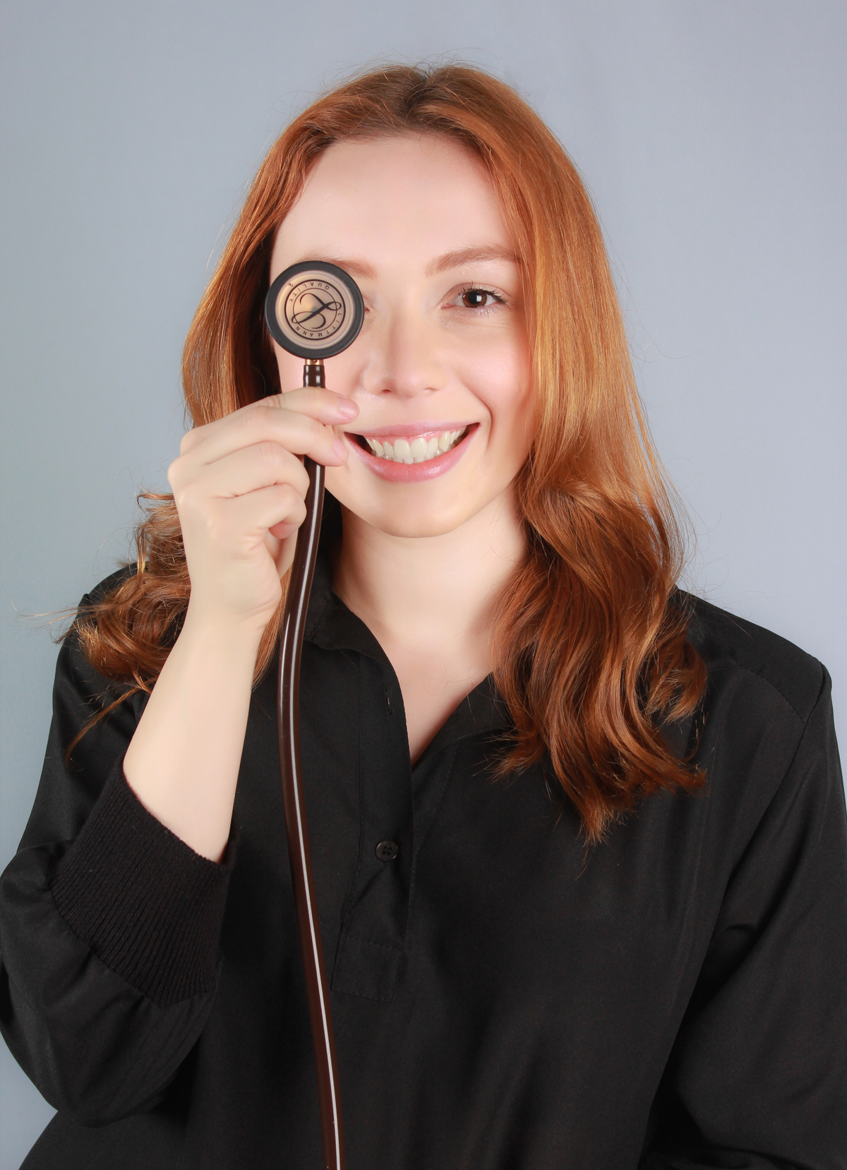 studio-estudio-foto-fotografia-book-formanda-medicina-formatura-jaleco-estecoscopio-familia