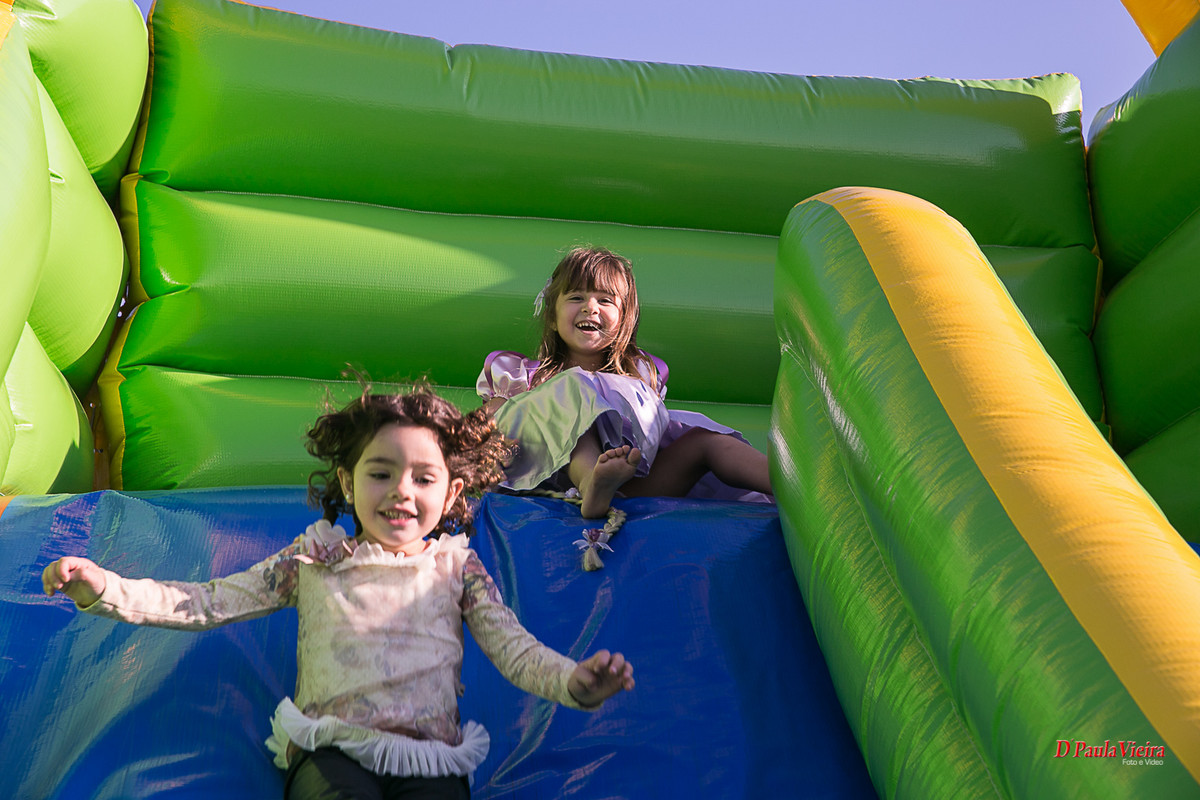 brincando-criança-escorregador-foto-video-dpaula vieira-sp-casamento-studio-acompanhamento-ibiuna-sao roque-sorocaba-mairinque-interior-sao paulo-gestante-pre wedding-acompanhamento-15 anos
