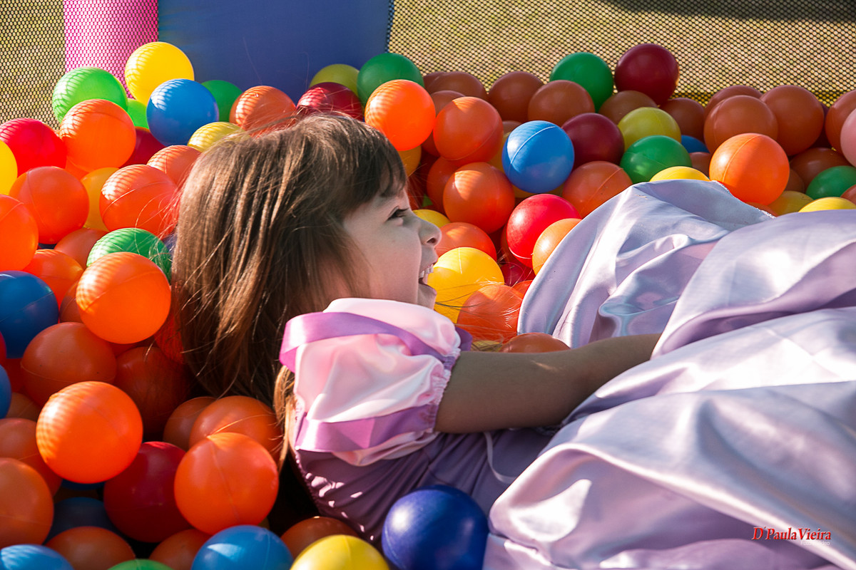 criança-piscina-de-bolinha-fazendinha-foto-video-dpaula vieira-sp-casamento-studio-acompanhamento-ibiuna-sao roque-sorocaba-mairinque-interior-sao paulo-gestante-pre wedding-acompanhamento-15 anos