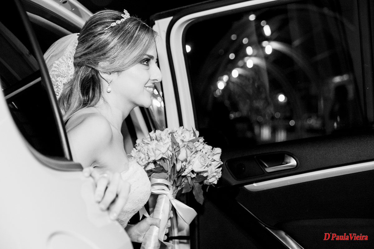 carro-buquê-chegada-noiva-igreja-foto-video-dpaula vieira-sp-casamento-studio-acompanhamento-ibiuna-sao roque-sorocaba-mairinque-interior-sao paulo-gestante-pre wedding-acompanhamento-15 anos-batizado