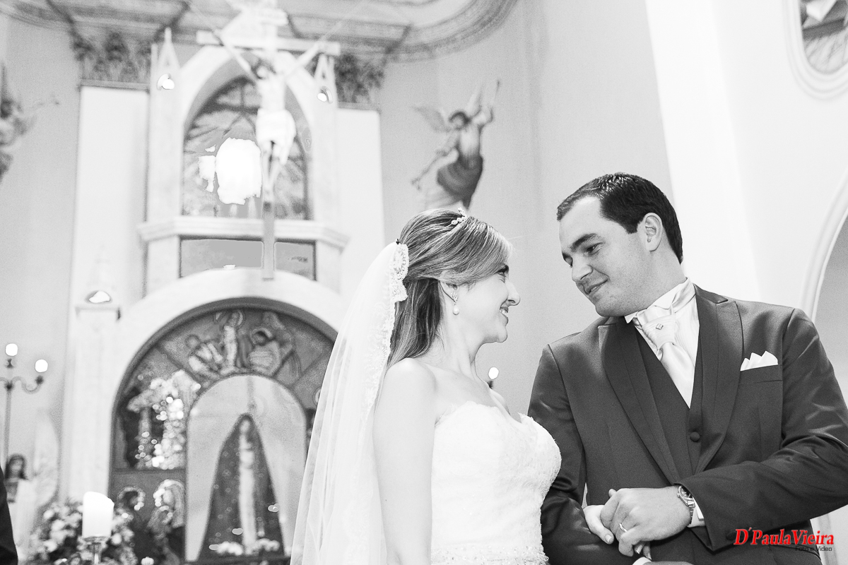 igreja-noivos-preto-e-branco-foto-video-dpaula vieira-sp-casamento-studio-acompanhamento-ibiuna-sao roque-sorocaba-mairinque-interior-sao paulo-gestante-pre wedding-acompanhamento-15 anos-batizado
