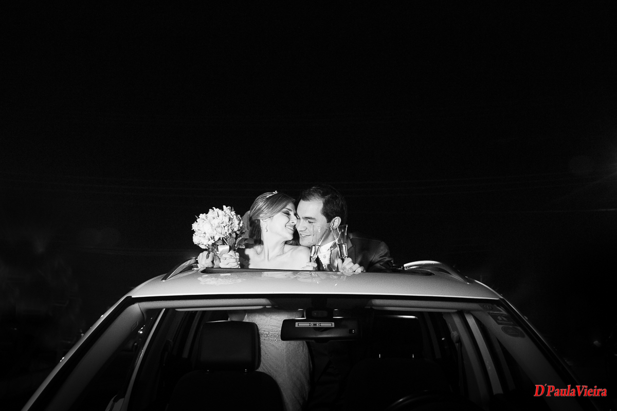 carro-noivos-buquê-brinde-foto-video-dpaula vieira-sp-casamento-studio-acompanhamento-ibiuna-sao roque-sorocaba-mairinque-interior-sao paulo-gestante-pre wedding-acompanhamento-15 anos-batizado