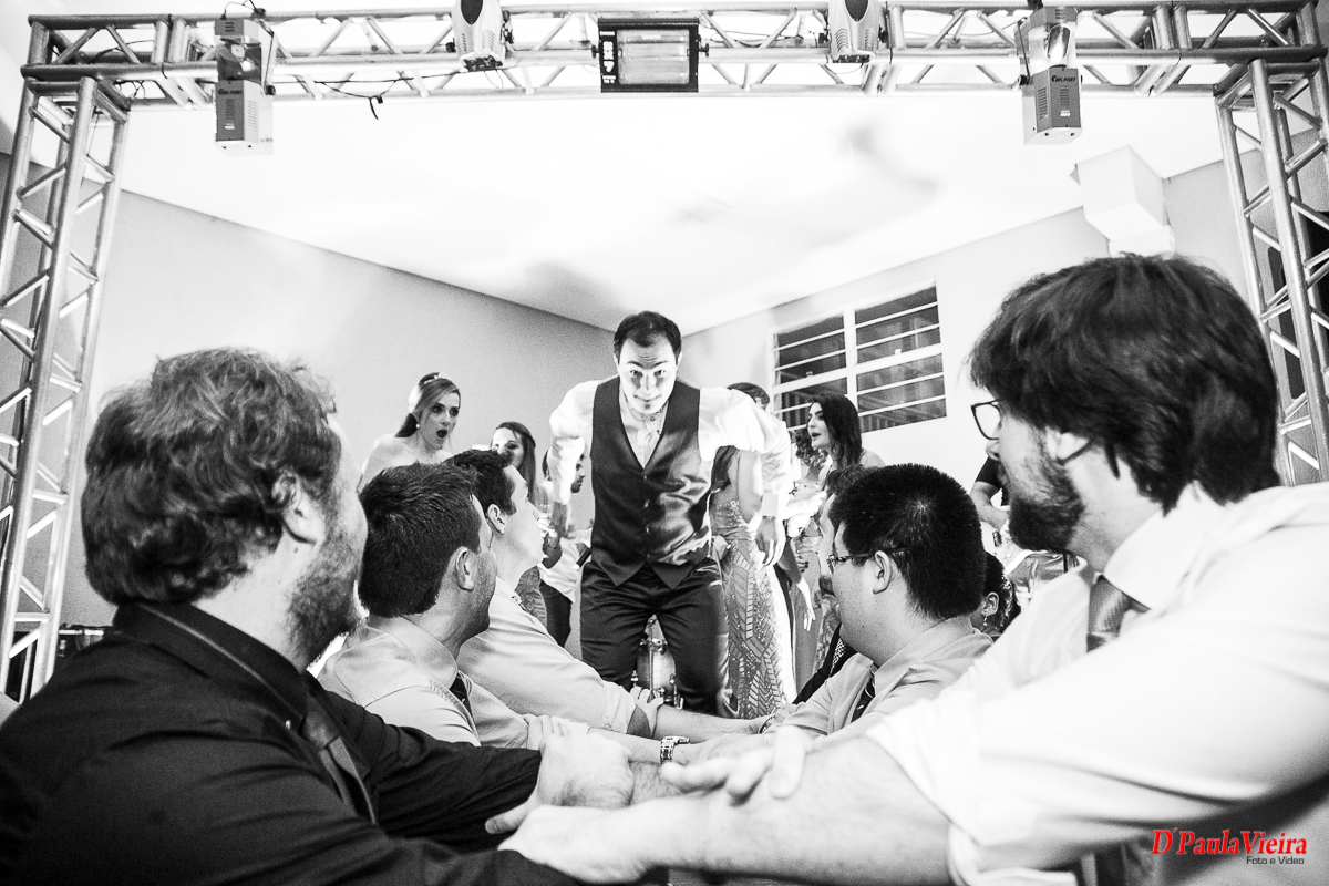 noivo-festa-amigos-foto-video-dpaula vieira-sp-casamento-studio-acompanhamento-ibiuna-sao roque-sorocaba-mairinque-interior-sao paulo-gestante-pre wedding-acompanhamento-15 anos-batizado