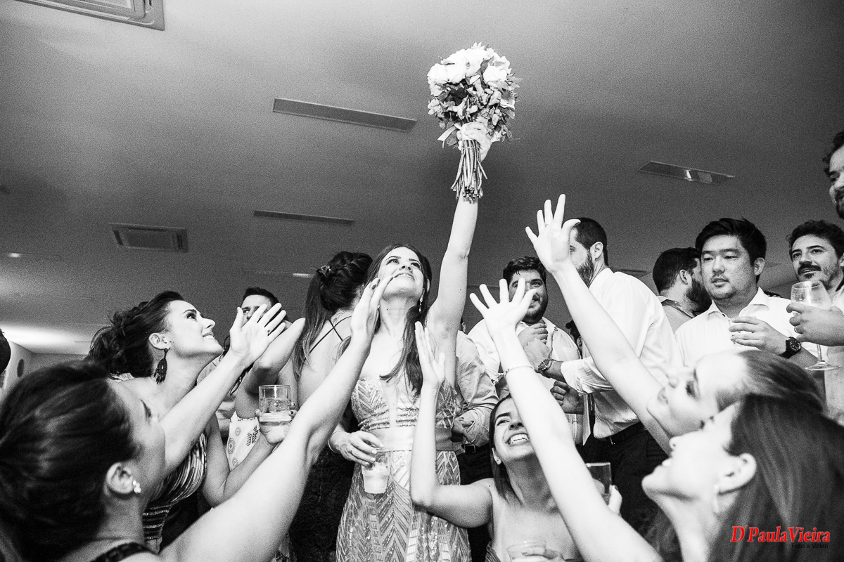 buquê-solteiras-festa-foto-video-dpaula vieira-sp-casamento-studio-acompanhamento-ibiuna-sao roque-sorocaba-mairinque-interior-sao paulo-gestante-pre wedding-acompanhamento-15 anos-batizado