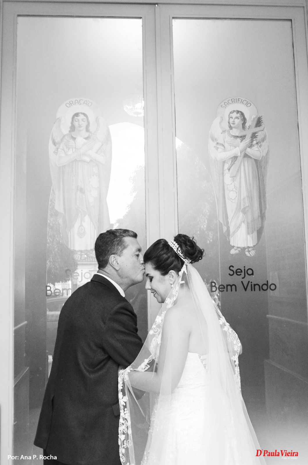 entrada-noiva-pai-carinho-beijo-foto-video-dpaula vieira-sp-casamento-studio-acompanhamento-ibiuna-sao roque-sorocaba-mairinque-interior-sao paulo-gestante-pre wedding-acompanhamento-15 anos-batizado