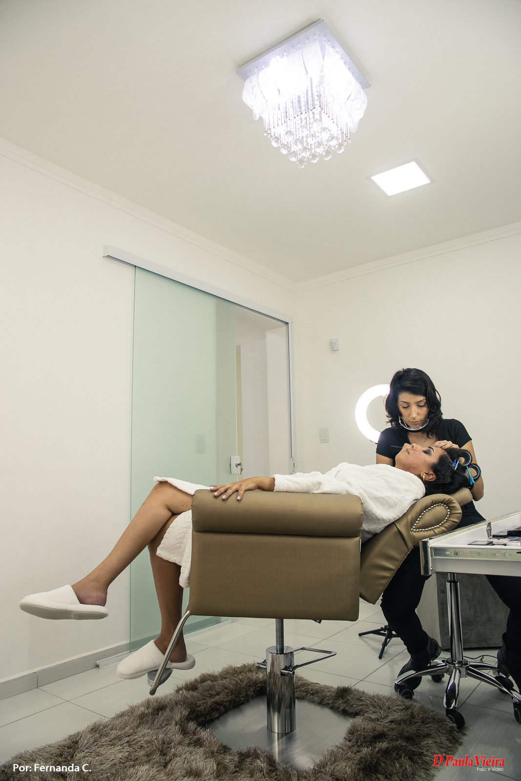 noiva-maquiagem-sofa-sala-noiva-foto-video-dpaula vieira-sp-casamento-studio-acompanhamento-ibiuna-sao roque-sorocaba-mairinque-interior-sao paulo-gestante-pre wedding-acompanhamento-15 anos-batizado