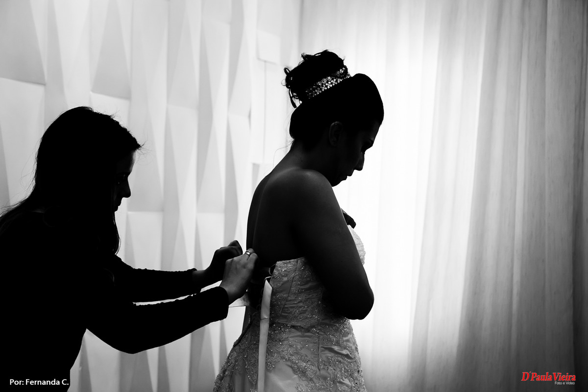 noiva-quase-pronta-detalhe-foto-video-dpaula vieira-sp-casamento-studio-acompanhamento-ibiuna-sao roque-sorocaba-mairinque-interior-sao paulo-gestante-pre wedding-acompanhamento-15 anos-batizado