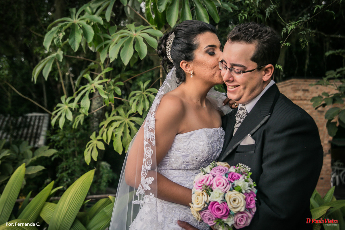 casal-posadas-beijo-carinho-foto-video-dpaula vieira-sp-casamento-studio-acompanhamento-ibiuna-sao roque-sorocaba-mairinque-interior-sao paulo-gestante-pre wedding-acompanhamento-15 anos-batizado