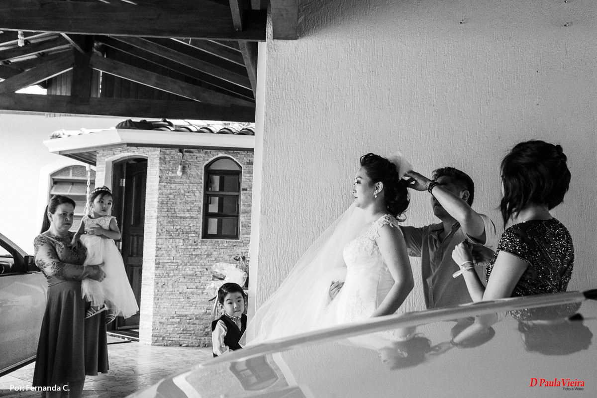 noiva-saindo-a-caminho-igreja-foto-video-dpaula vieira-sp-casamento-studio-acompanhamento-ibiuna-sao roque-sorocaba-mairinque-interior-sao paulo-gestante-pre wedding-acompanhamento-15 anos-batizado