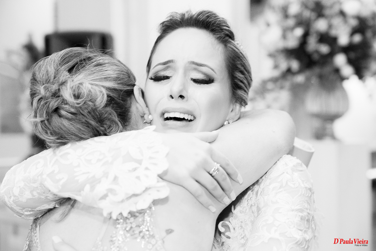 foto-video-dpaula vieira-sp-casamento-studio-acompanhamento-ibiuna-sao roque-sorocaba-mairinque-interior-sao paulo-gestante-pre wedding-acompanhamento-15 anos-batizado-noiva-abraço-emoçao-madrinha