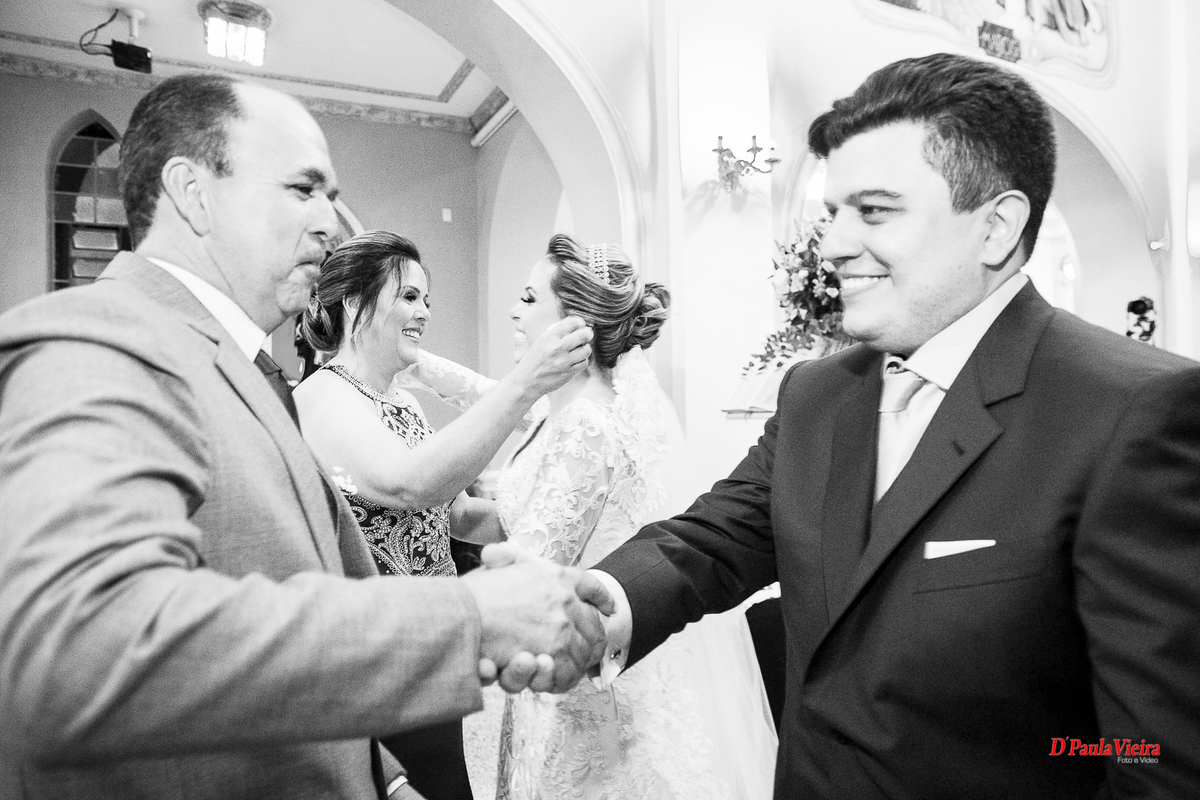 foto-video-dpaula vieira-sp-casamento-studio-acompanhamento-ibiuna-sao roque-sorocaba-mairinque-interior-sao paulo-gestante-pre wedding-acompanhamento-15 anos-batizado-noivo-comprimentos-alegria-casamento