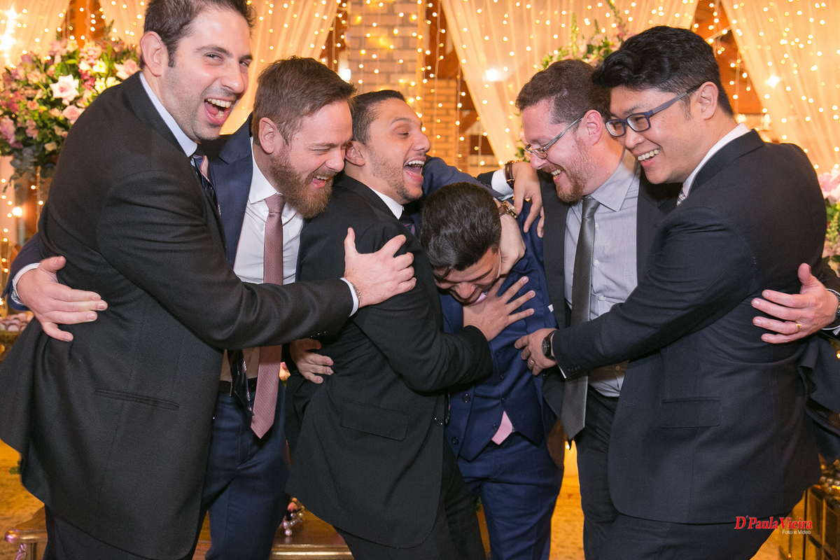 foto-video-dpaula vieira-sp-casamento-studio-acompanhamento-ibiuna-sao roque-sorocaba-mairinque-interior-sao paulo-gestante-pre wedding-acompanhamento-15 anos-batizado-amigos noivo-padrinhos-festa-terno-abraço