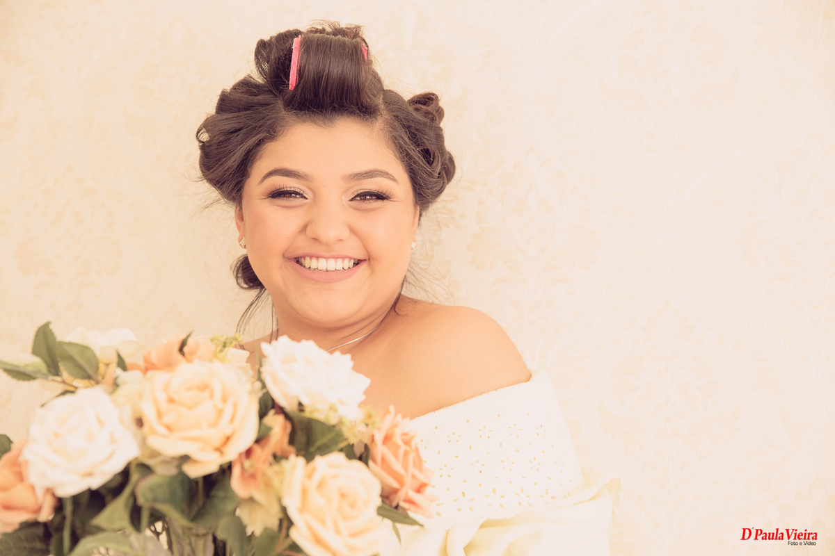 casamento-ibiuna-sp-Larissa-e-israel-sitio-takano-fotografo-de-casamento-dpaula-vieira-noiva-roupão-buque-flor-rosa