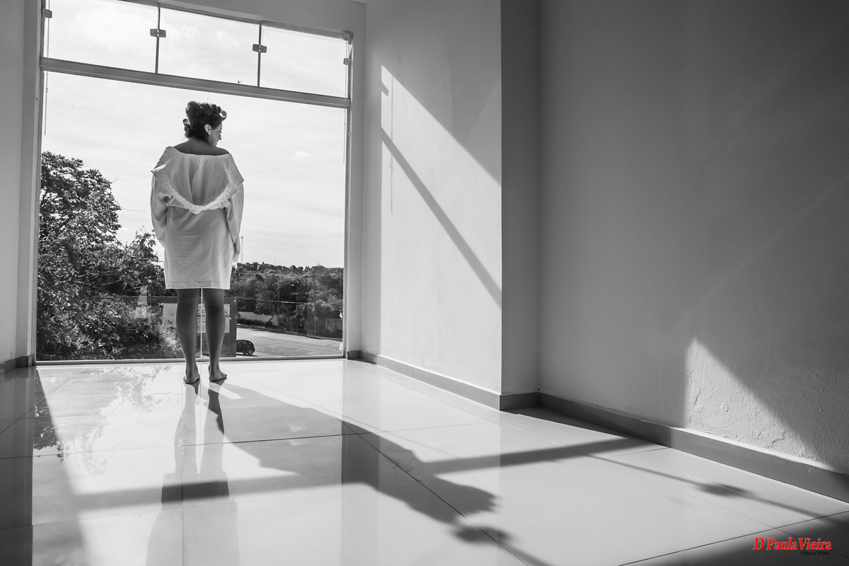 casamento-ibiuna-sp-Larissa-e-israel-sitio-takano-fotografo-de-casamento-dpaula-vieira-noiva-preto-e-barnco-roupao-making-of