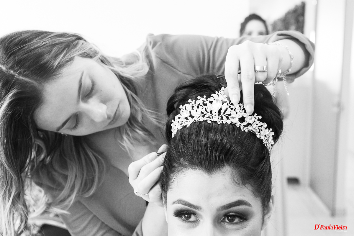 casamento-ibiuna-sp-gabriela-e-matheus-clube-de-campo-de-ibiuna-fotografo-de-casamento-dpaula-vieira-making Of-penteado-noiva-coroa-cabelo-noiva-maquiagem-noiva