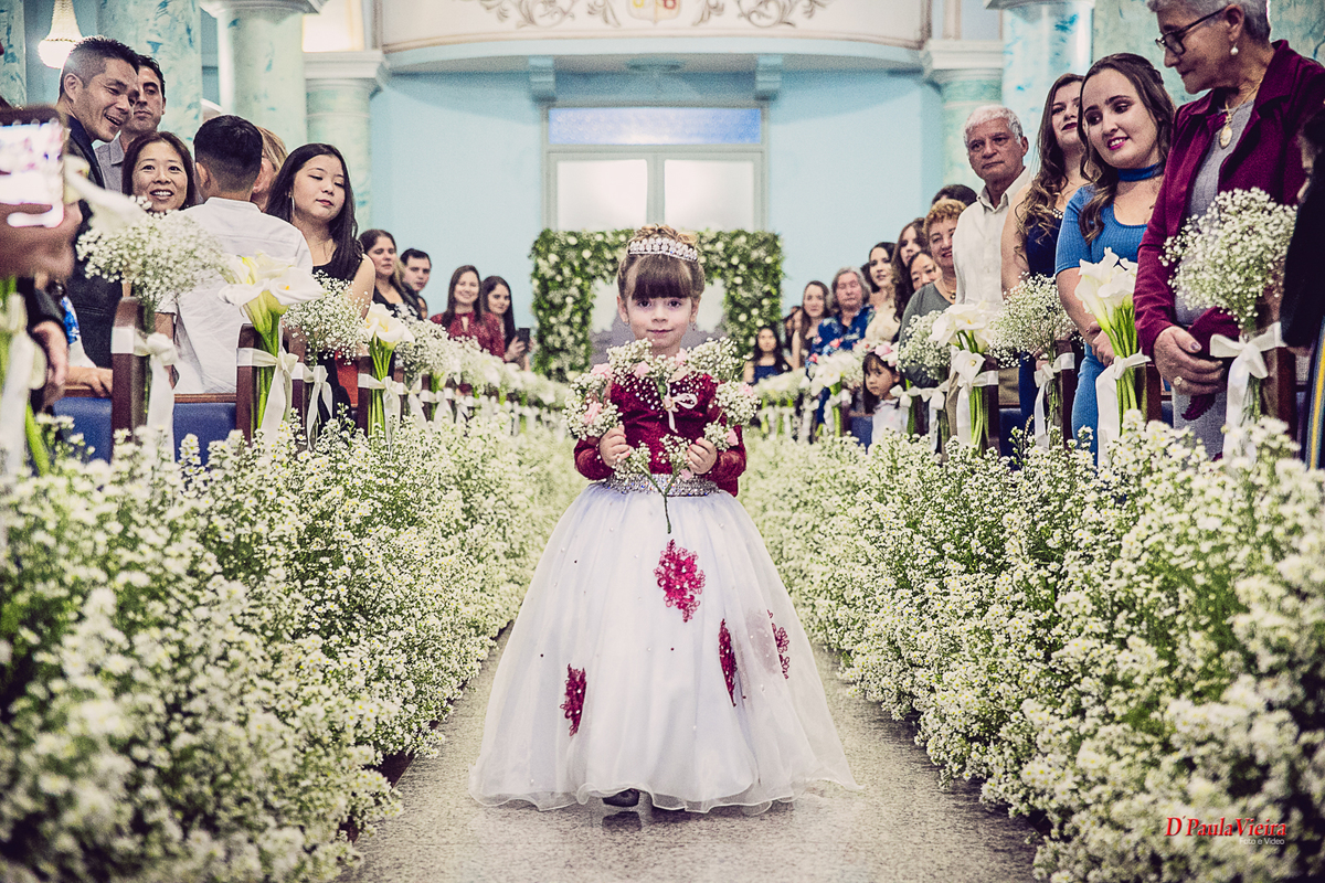 foto-e-video-ibiuna-sp-Bruna-e-Wellington-piedade-sao-paulo-sitio-das-borboletas-fotografo-de-casamento-dpaula-vieira-entrada-noivinha-vestido-de-noivinha-flores-decoração-convidados-igreja