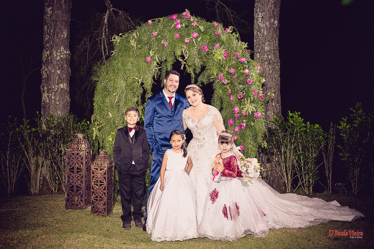 foto-e-video-ibiuna-sp-Bruna-e-Wellington-piedade-sao-paulo-sitio-das-borboletas-fotografo-de-casamento-dpaula-vieira-noiva-e-noivo-noivinhos-vestido-de-noiva-vestido-de-noivinhas-terno-de-noivo-terno-de-noivinho-decoração-flores