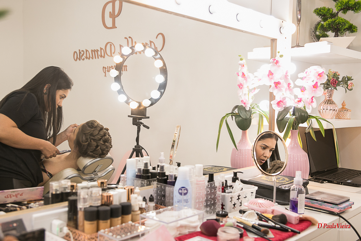 foto-e-video-ibiuna-sp-Bruna-e-Wellington-piedade-sao-paulo-sitio-das-borboletas-fotografo-de-casamento-dpaula-vieira-noiva-making Of-maquiagem-espelho-luz-flores