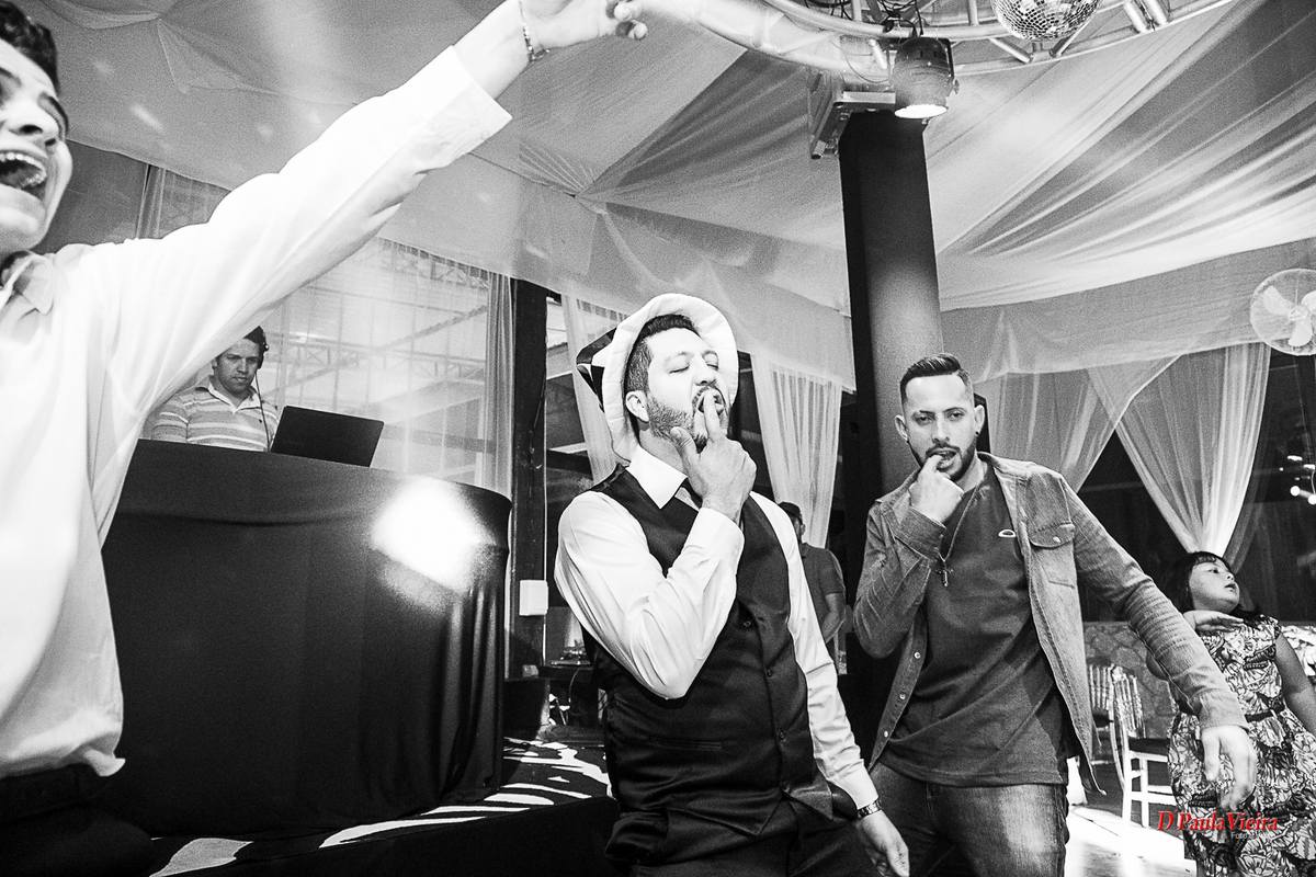 foto-e-video-ibiuna-sp-Bruna-e-Wellington-piedade-sao-paulo-sitio-das-borboletas-fotografo-de-casamento-dpaula-vieira-noivo-balada-dança-convidado-chapeu-terno-noivo