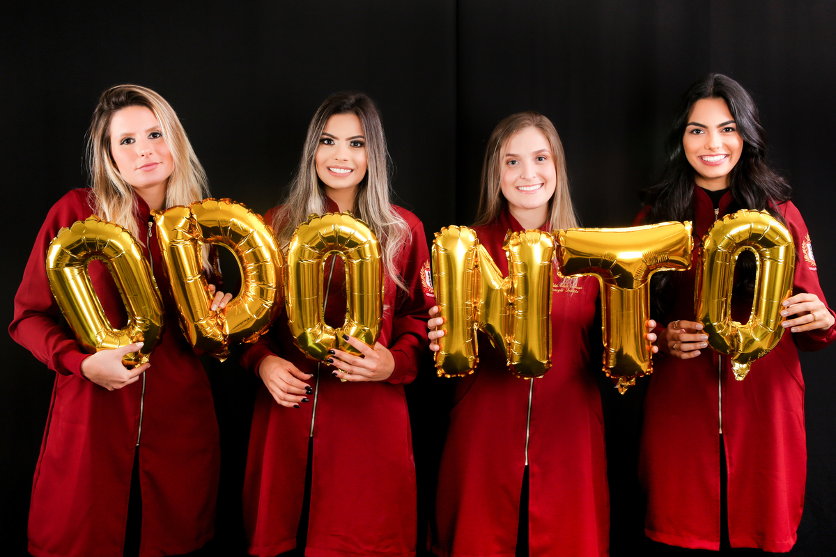 studio-foto-forografia-estudio-book-gestante-acompanhamento-bebe-mesversario-casal-smash-newborn-gestante-ibiuna-aniversario-odontologia-amigasformadas