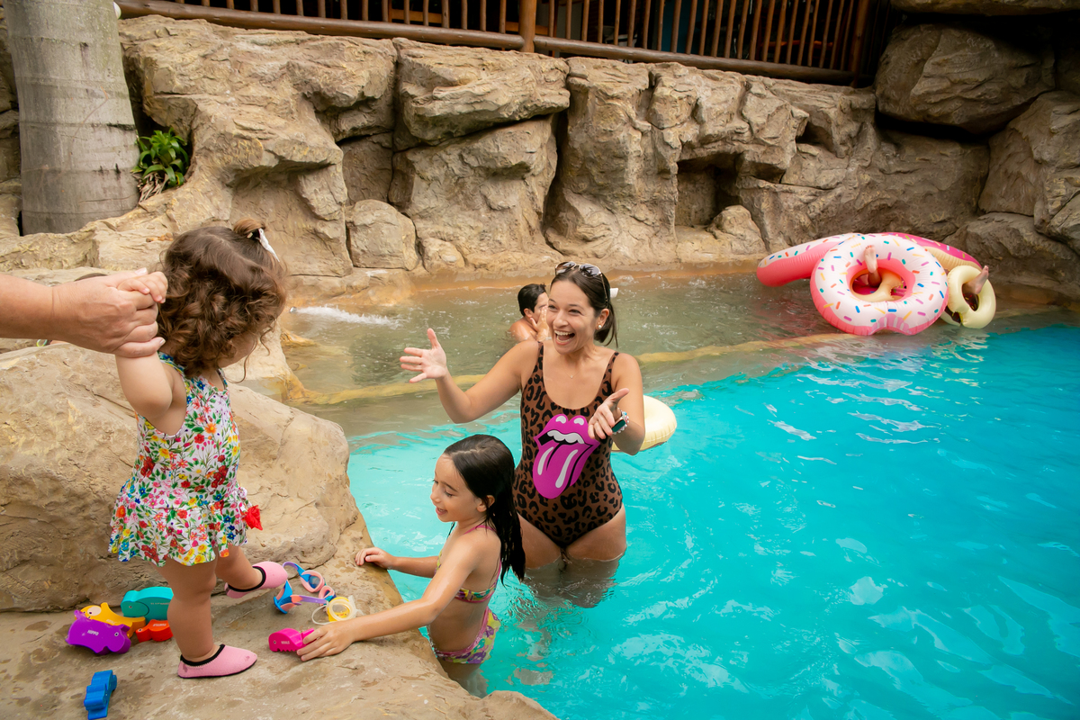 studio-foto-forografia-estudio-book-gestante-acompanhamento-bebe-mesversario-casal-smash-newborn-gestante-ibiuna-aniversario-piscina