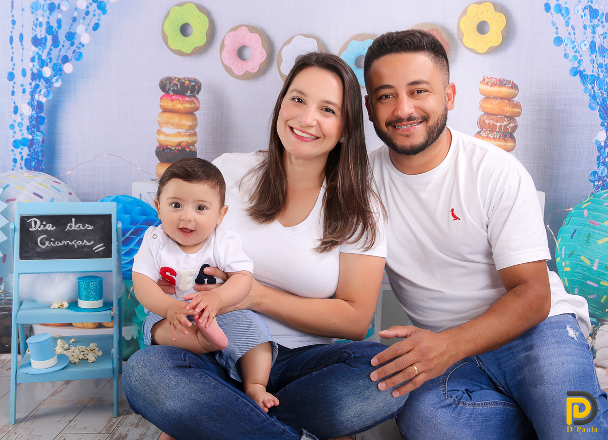 studio-estudio-foto-fotografia-book-gestante-acompanhamento-bebe-mesversario-casal-smash-newborn-ibiuna-aniversario-sao-paulo-cenario-de-doces-pirulitos-coloridos-pipoca-balões-ensaio-de-familia-mamãe-papai