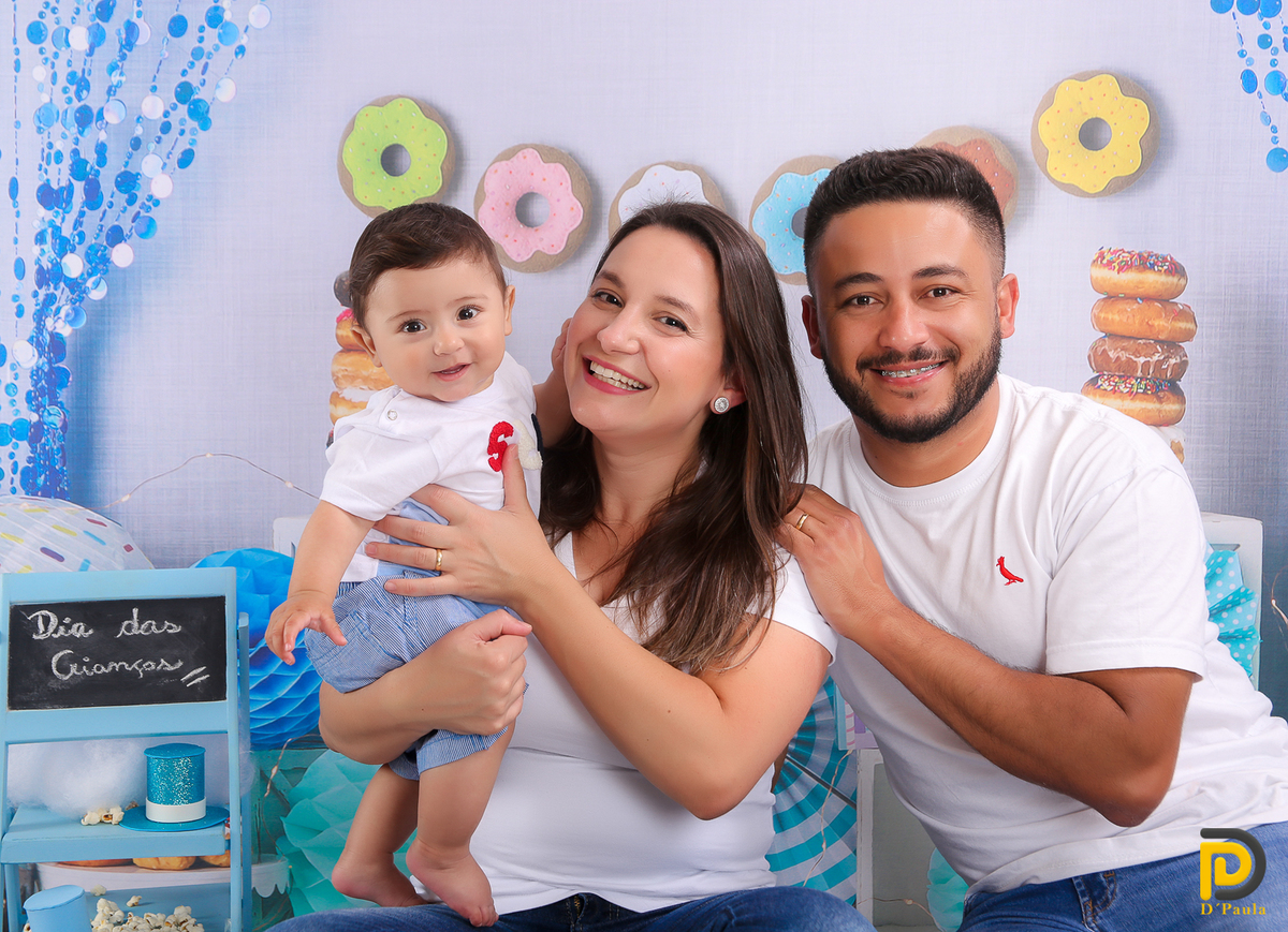 studio-estudio-foto-fotografia-book-gestante-acompanhamento-bebe-mesversario-casal-smash-newborn-ibiuna-aniversario-sao-paulo-cenario-de-doces-pirulitos-coloridos-pipoca-balões-ensaio-de-familia-mamae-papai