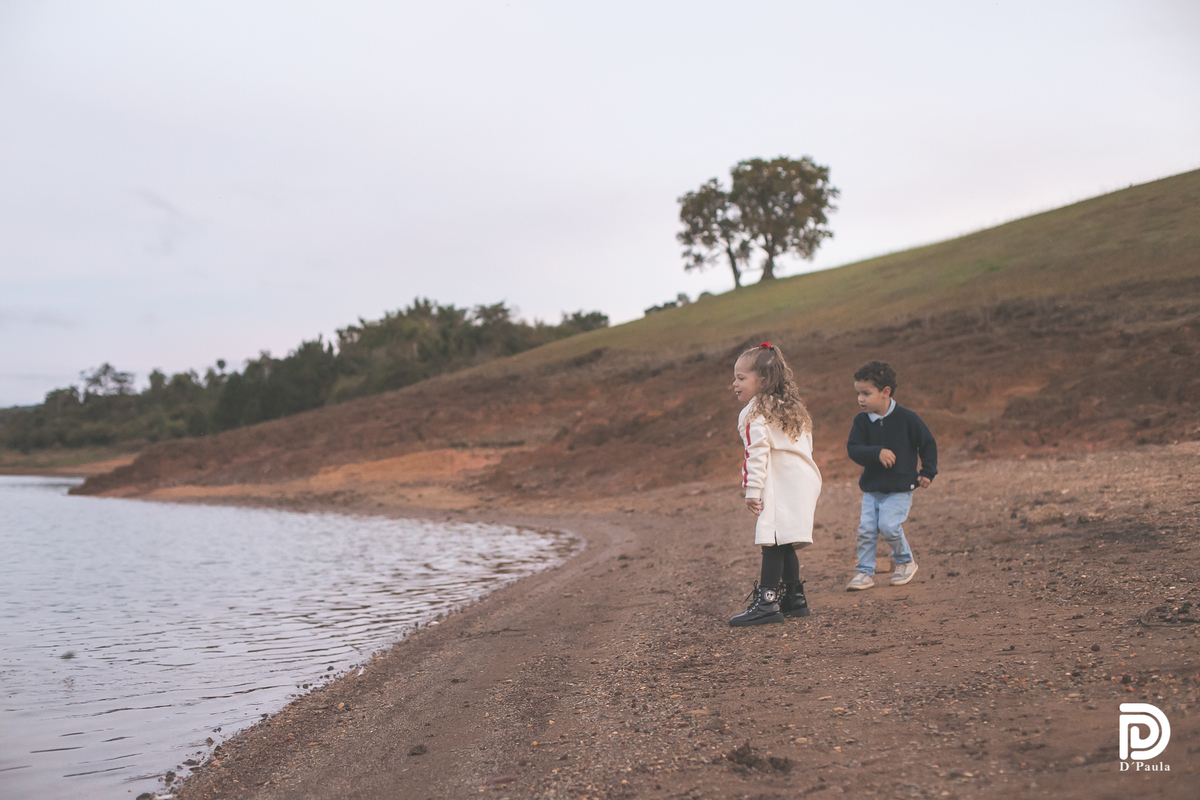 studio-estudio-foto-fotografia-book-gestante-acompanhamento-bebe-mesversario-casal-smash-newborn-ibiuna-aniversario-sao-paulo #primos #correndo #represa #Clararesortsibiuna