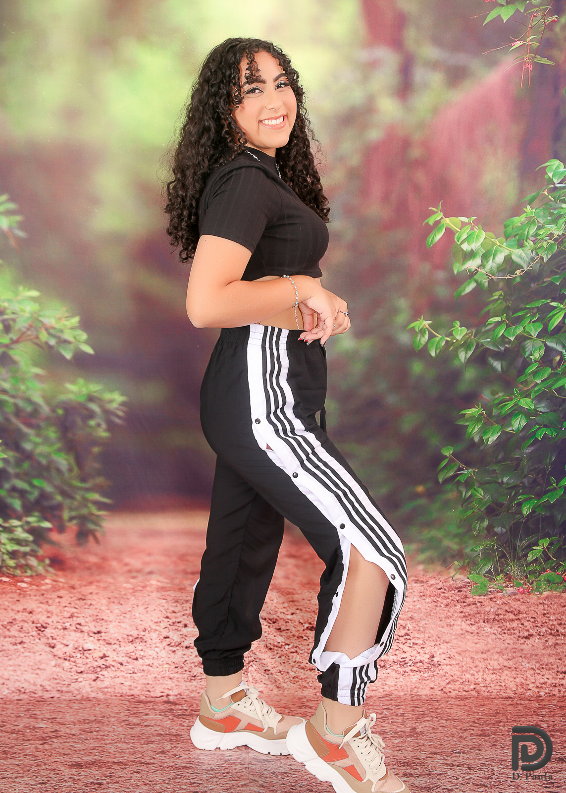 studio-estudio-foto-fotografia-book-gestante-acompanhamento-bebe-mesversario-casal-smash-newborn-ibiuna-aniversario-sao-paulo-aniversario-15-anos-flores-preto-balão-familia