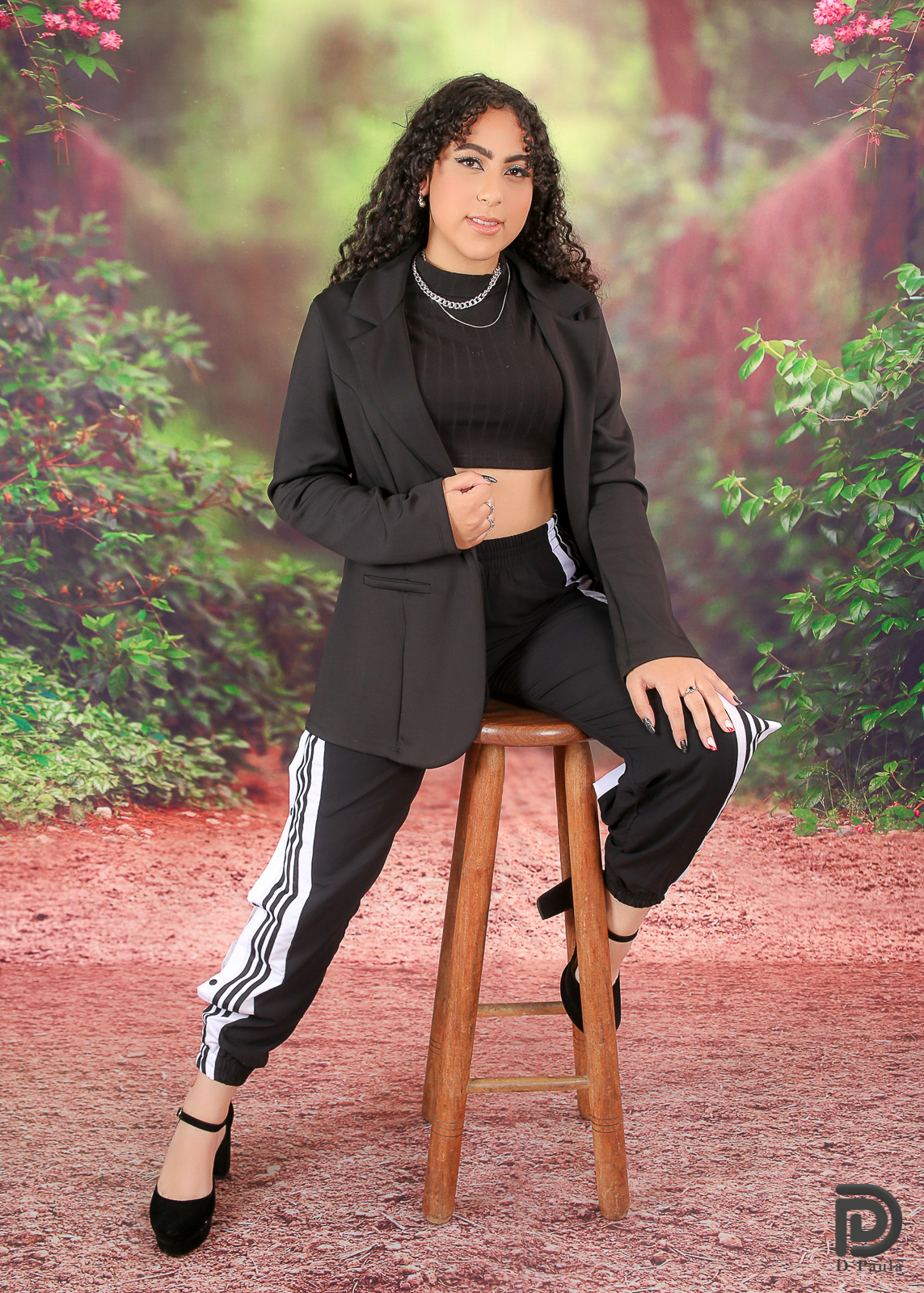 studio-estudio-foto-fotografia-book-gestante-acompanhamento-bebe-mesversario-casal-smash-newborn-ibiuna-aniversario-sao-paulo-aniversario-15-anos-flores-preto-balão-familia