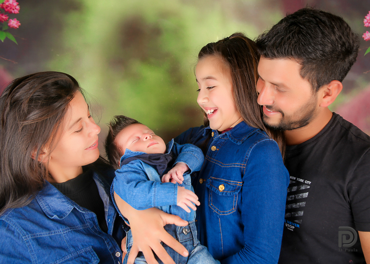 studio-estudio-foto-fotografia-book-gestante-acompanhamento-bebe-mesversario-casal-smash-newborn-ibiuna-aniversario-sao-paulo-azul-branco-dia-dos-pais-marrom-sorriso-flores-estudio