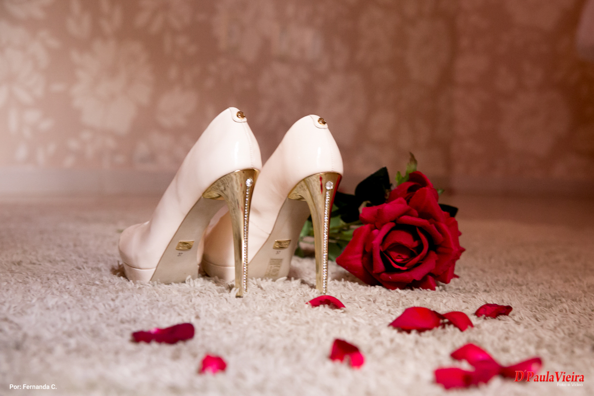 noiva-sapato-rosa-vermelha-making of-foto-video-dpaula vieira-sp-casamento-studio-acompanhamento-ibiuna-sao roque-sorocaba-mairinque-interior-sao paulo-gestante-pre wedding-acompanhamento-15 anos