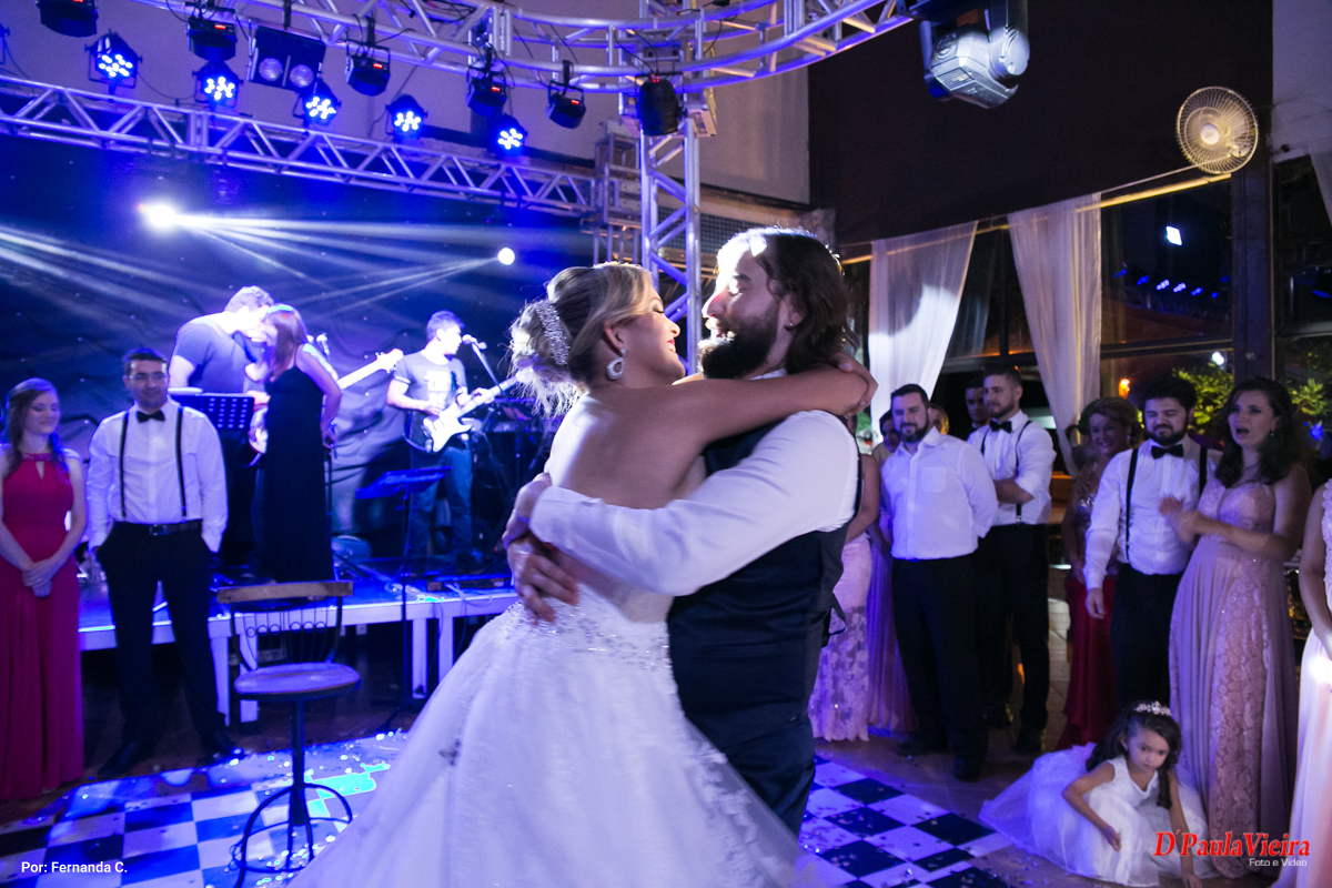 noivos-dança-felizes-foto-video-dpaula vieira-sp-casamento-studio-acompanhamento-ibiuna-sao roque-sorocaba-mairinque-interior-sao paulo-gestante-pre wedding-acompanhamento-15 anos