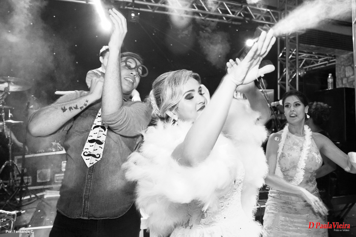 noiva-dançando-plumas-foto-video-dpaula vieira-sp-casamento-studio-acompanhamento-ibiuna-sao roque-sorocaba-mairinque-interior-sao paulo-gestante-pre wedding-acompanhamento-15 anos