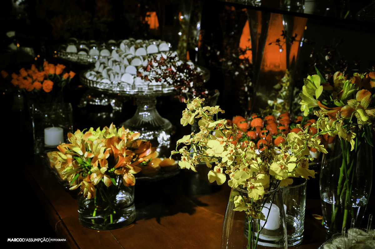 flores e doces para decorar o casamento