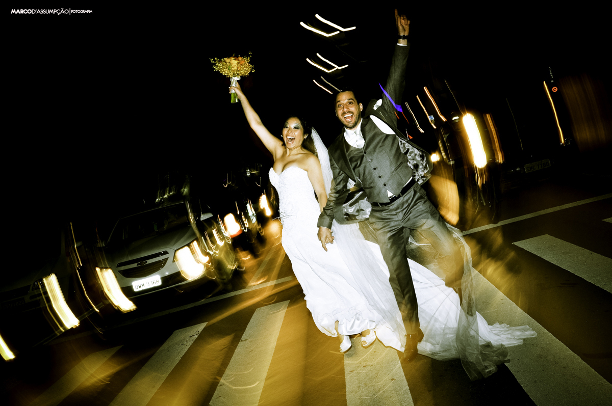 ensaio do casal em avenida a noite