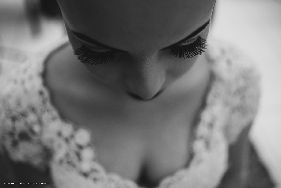 noiva se arrumando para casamento