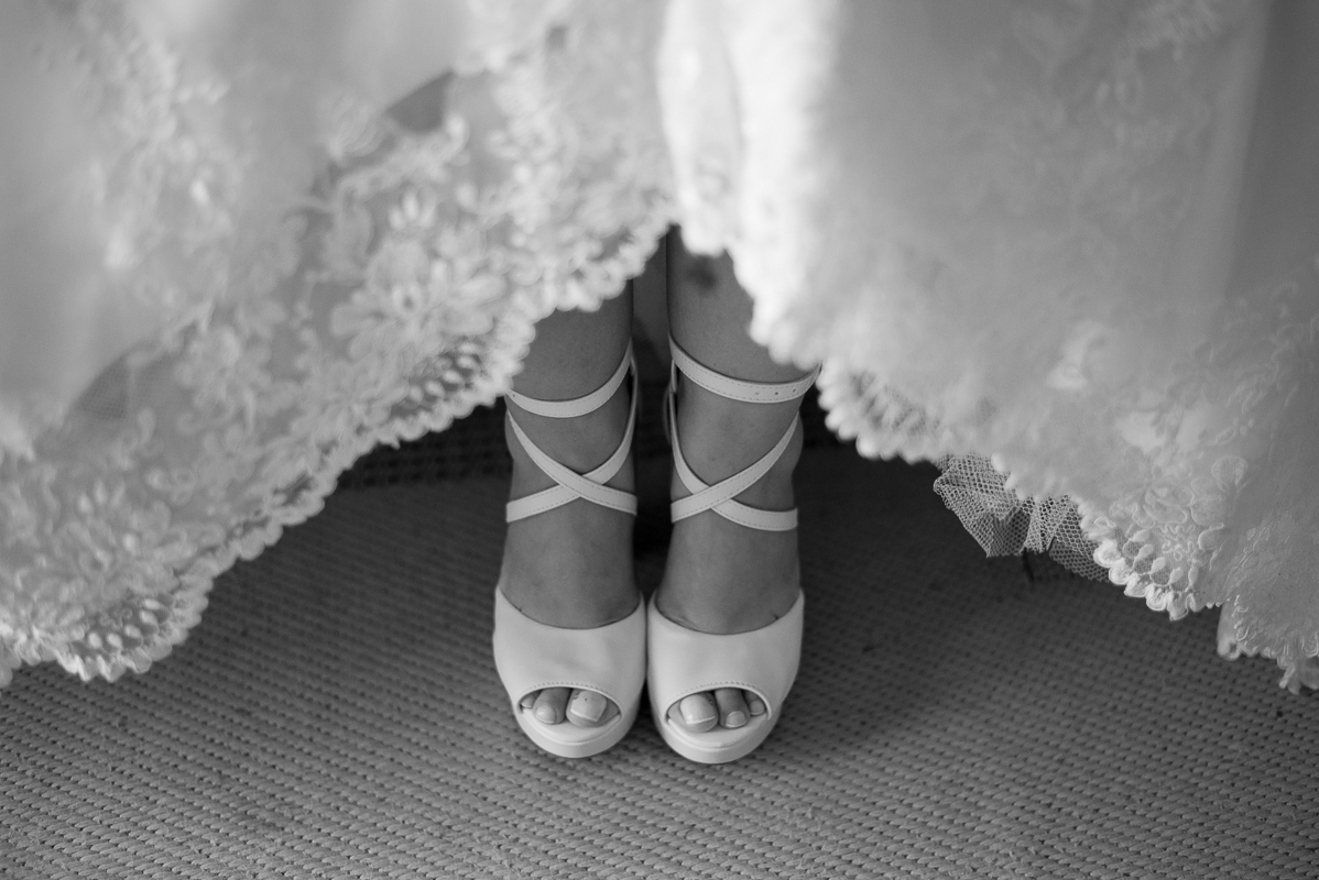 detalhe do sapato da noiva