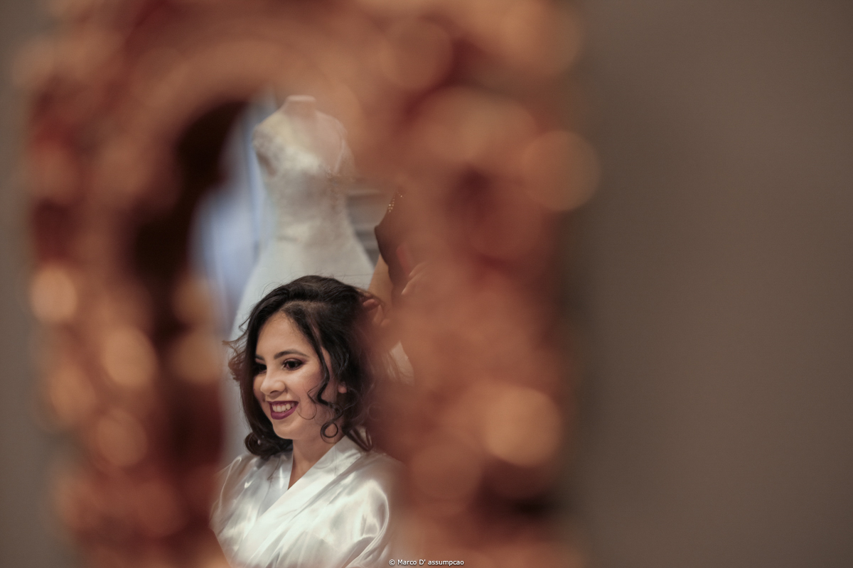 reflexo da noiva no espelho