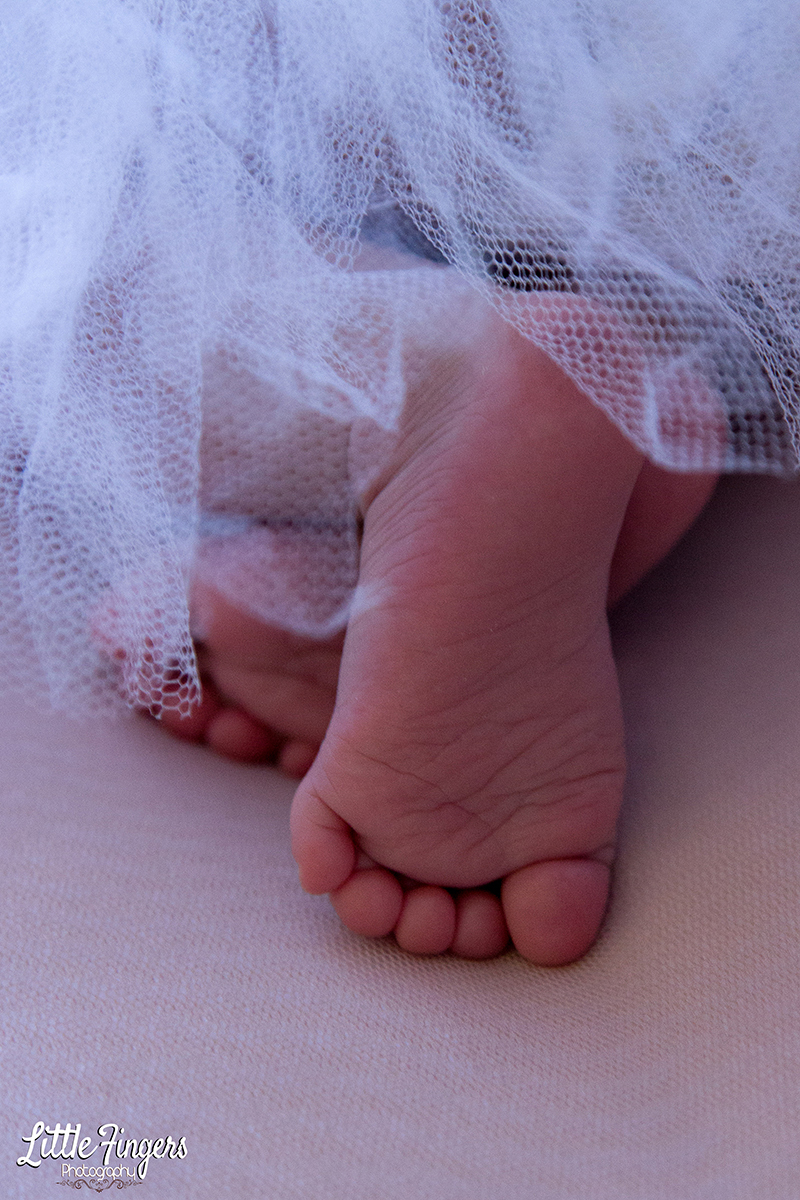 fotografia-newborn-fotografia-infantil-teresopolis-ensaio-bebe-acessorios-bebe-roupinha-bebe-ensaio-infantil-little-fingers